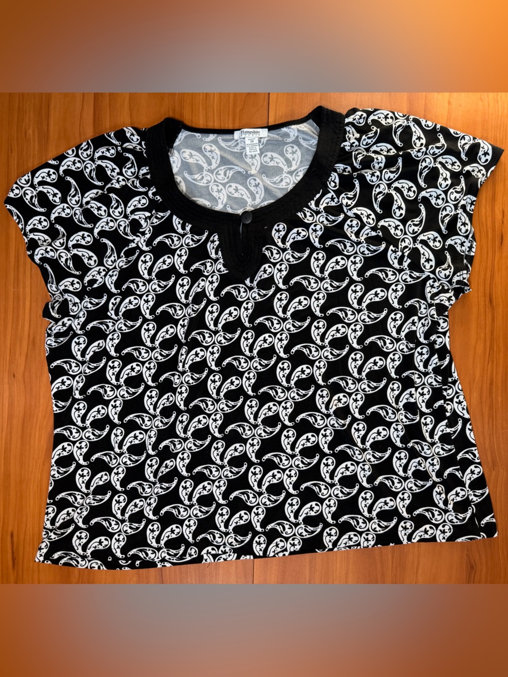 Hampshire Studio Black & White Paisley Short Sleeve Blouse